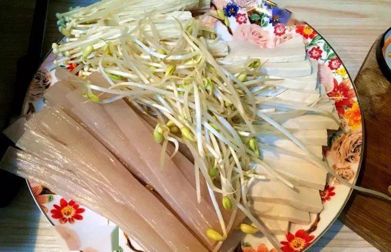 香味十足做法简单好吃又过瘾!麻将胡了电子游戏自制麻辣烫!(图1) 香味十足做法简单好吃又过瘾!麻将胡了电子游戏自制麻辣烫!(图1)