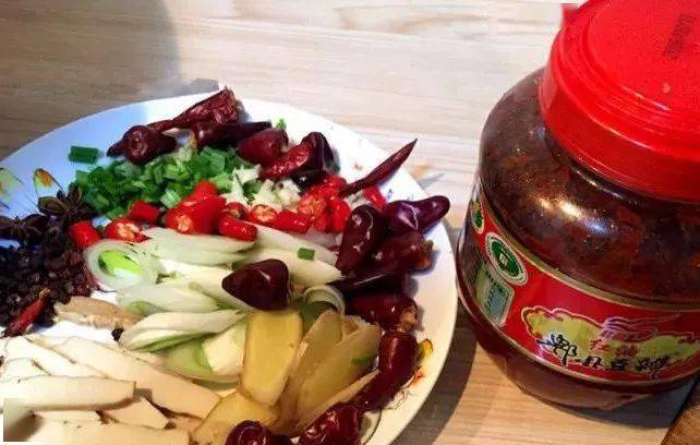 香味十足做法简单好吃又过瘾!麻将胡了电子游戏自制麻辣烫!(图3) 香味十足做法简单好吃又过瘾!麻将胡了电子游戏自制麻辣烫!(图3)