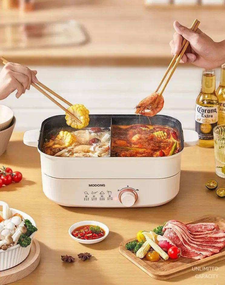 辣党都满足!45L黄金容量旋钮控温涮炒煎炖焖蒸也能轻松搞定!PG麻将胡了免费试玩模拟器自带鸳鸯锅的分体式电火锅清汤党和麻(图5) 辣党都满足!45L黄金容量旋钮控温涮炒煎炖焖蒸也能轻松搞定!PG麻将胡了免费试玩模拟器自带鸳鸯锅的分体式电火锅清汤党和麻(图5)