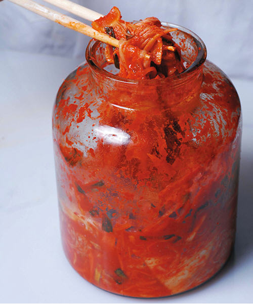 都爱吃的暖呼呼韩式泡菜火锅PG电子麻将胡了模拟器大家(图4)